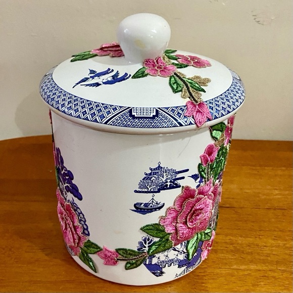 Vintage, Blue Willow -Floral One of a kind Memory Jar 9.5in H x 7.5in - Picture 6 of 13